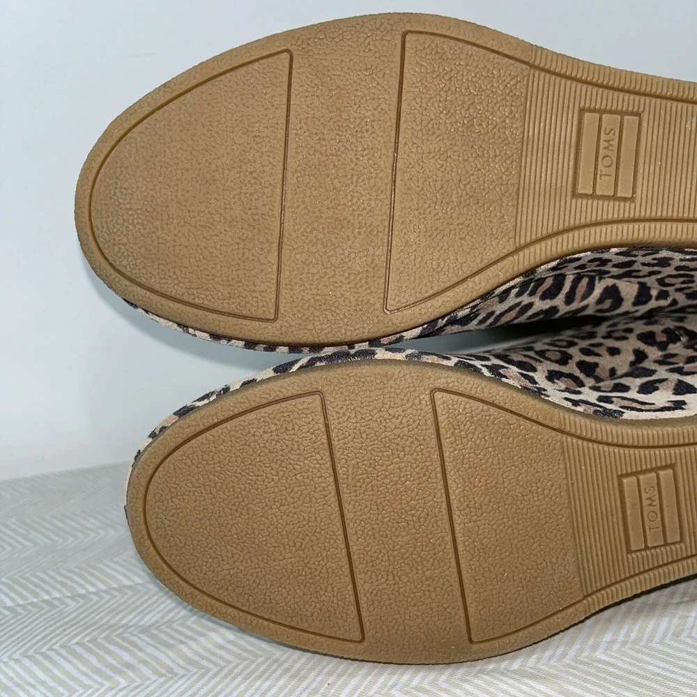 Toms Kelsey Desert Tan Leopard Pull On Wedge Heel Suede Ankle Boot Sz 8.5 Comfor